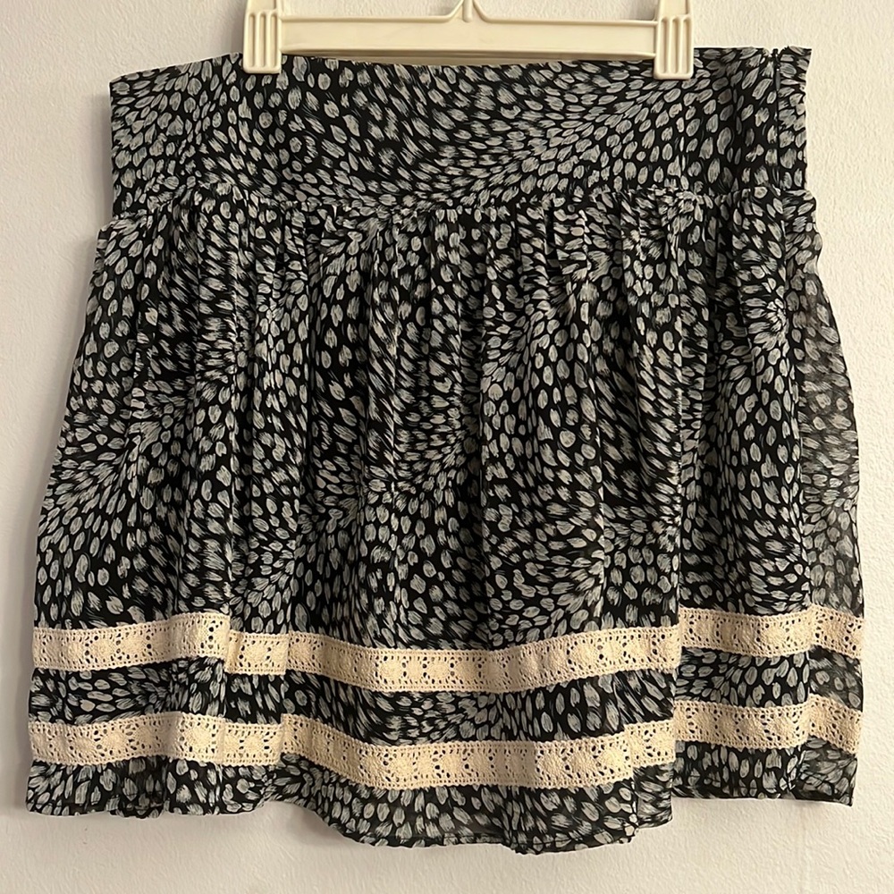 Forever Fashion Abstract Paint Stroke Polka Dot Pleated Ruffle Mini Skirt 6/S